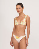 SABBIA bikini bottom with exclusive floral print and classic cut on sand tone – Praia by Dayanara Duran
